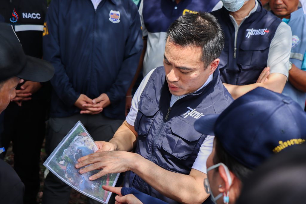 นายเอกนัฏ พร้อมพันธุ์ รัฐมนตรีว่าการกระทรวงอุตสาหกรรม