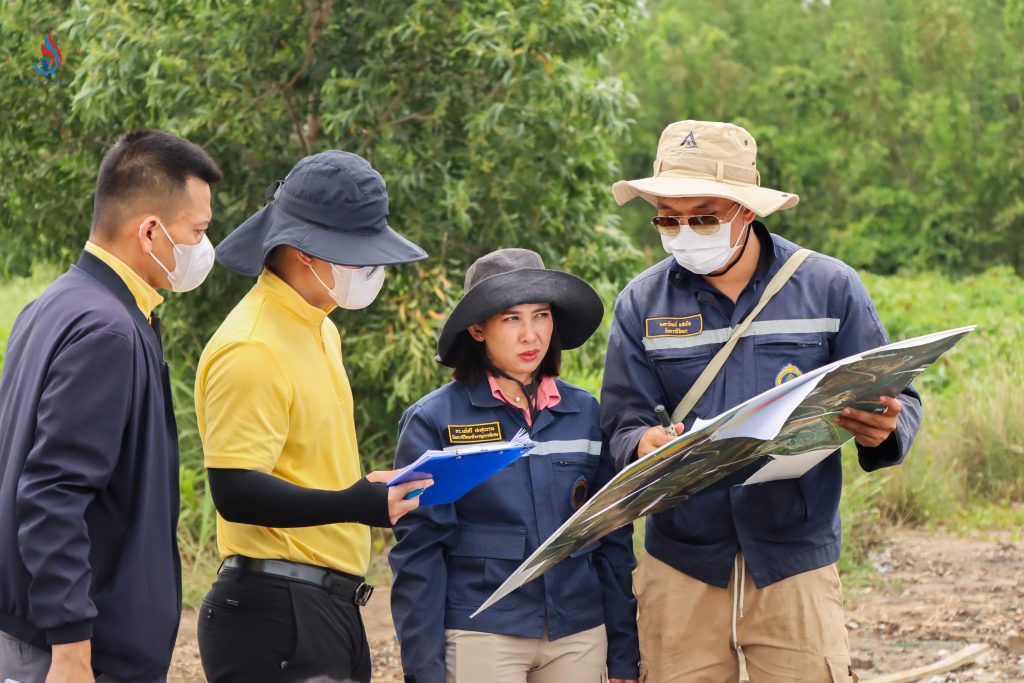 กรมทรัพยากรน้ำบาดาลได้ดำเนินโครงการติดตามคุณภาพน้ำในพื้นที่ลักลอบทิ้งกากอุตสาหกรรม และจังหวัดฉะเชิงเทราเป็นพื้นที่เฝ้าระวัง ซึ่งเจ้าหน้าที่ทราบว่าพื้นที่แห่งนี้เคยมีการลักลอบทิ้งกากอุตสาหกรรม จึงเลือกขุดสำรวจตรวจสอบว่าในปัจจุบันมีลักษณะเป็นอย่างไร