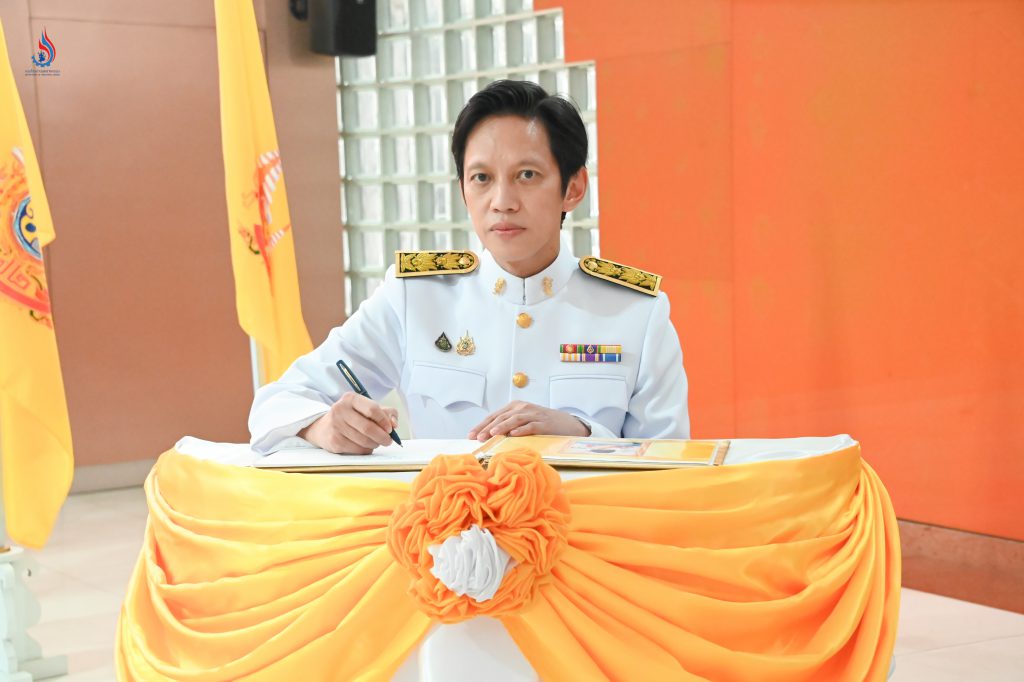 นายปณตสรรค์ สูจยานนท์ รองอธิบดีกรมโรงงานอุตสาหกรรม