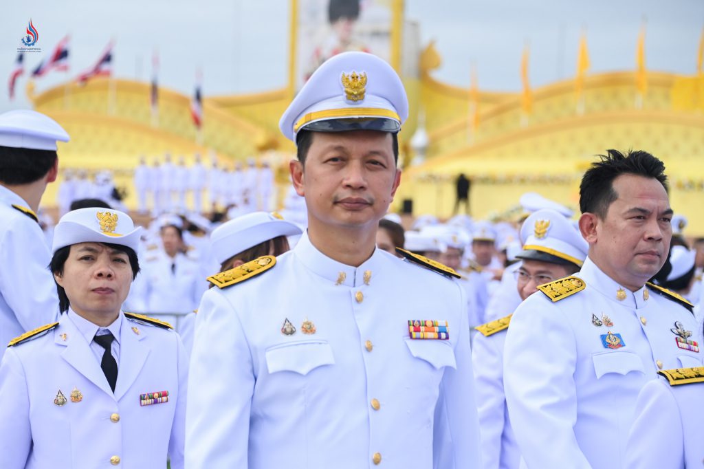 นายธีรทัศน์ อิศรางกูร ณ อยุธยา รองอธิบดีกรมโรงงานอุตสาหกรรม นำคณะผู้บริหารกรมโรงงานอุตสาหกรรม เข้าร่วมพิธีถวายสัตย์ปฏิญาณ