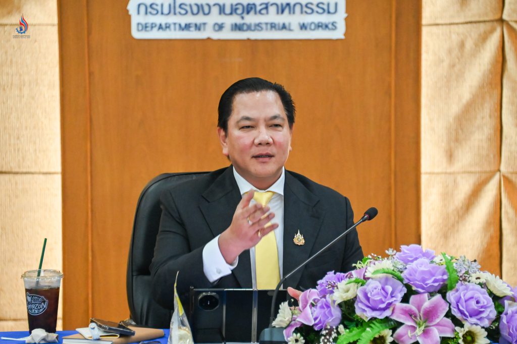 นายพรยศ กลั่นกรอง อธิบดีกรมโรงงานอุตสาหกรรม