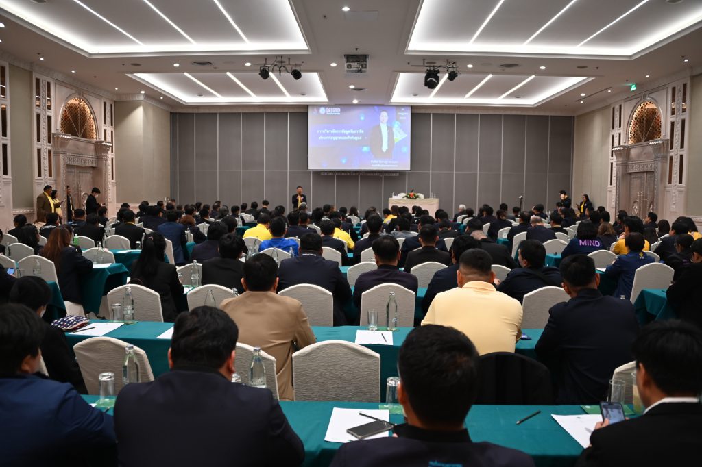 รองอธิบดีฯ ธีรทัศน์ เป็นวิทยากรให้ความรู้ ด้านการอนุญาตและกำกับดูแลโรงงาน เน้นหลักวิชาการและมาตรฐานสากล