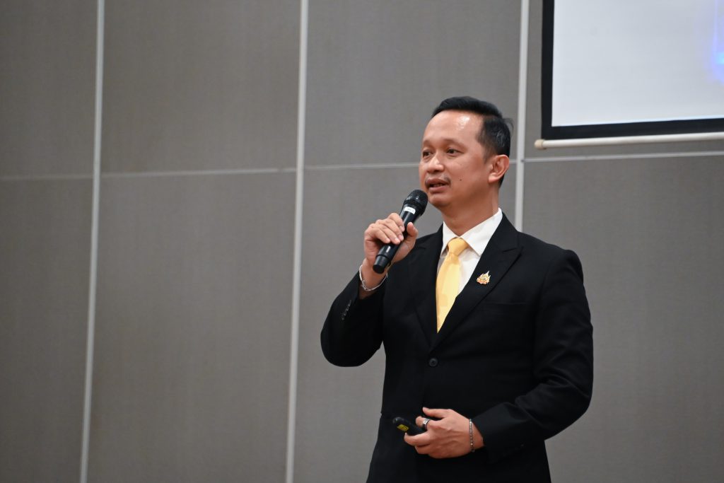 นายธีรทัศน์ อิศรางกูร ณ อยุธยา รองอธิบดีกรมโรงงานอุตสาหกรรม