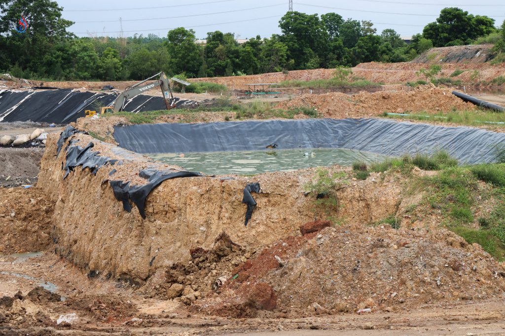 บ่อฝังกลบสิ่งปฏิกูลหรือวัสดุที่ไม่ใช้แล้วไม่ได้มาตรฐาน