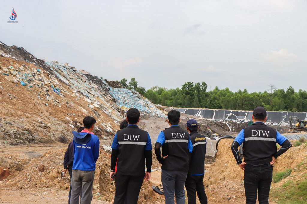 กรอ.-สุดซอย ปฏิบัติการกวาดล้างมลพิษ สั่งเร่งแก้ไขบ่อฝังกลบโรงงานรีไซเคิลฉะเชิงเทรา สุ่มเสี่ยงสารพิษรั่วไหล หวั่นซ้ำเติมวิกฤตสิ่งแวดล้อม
