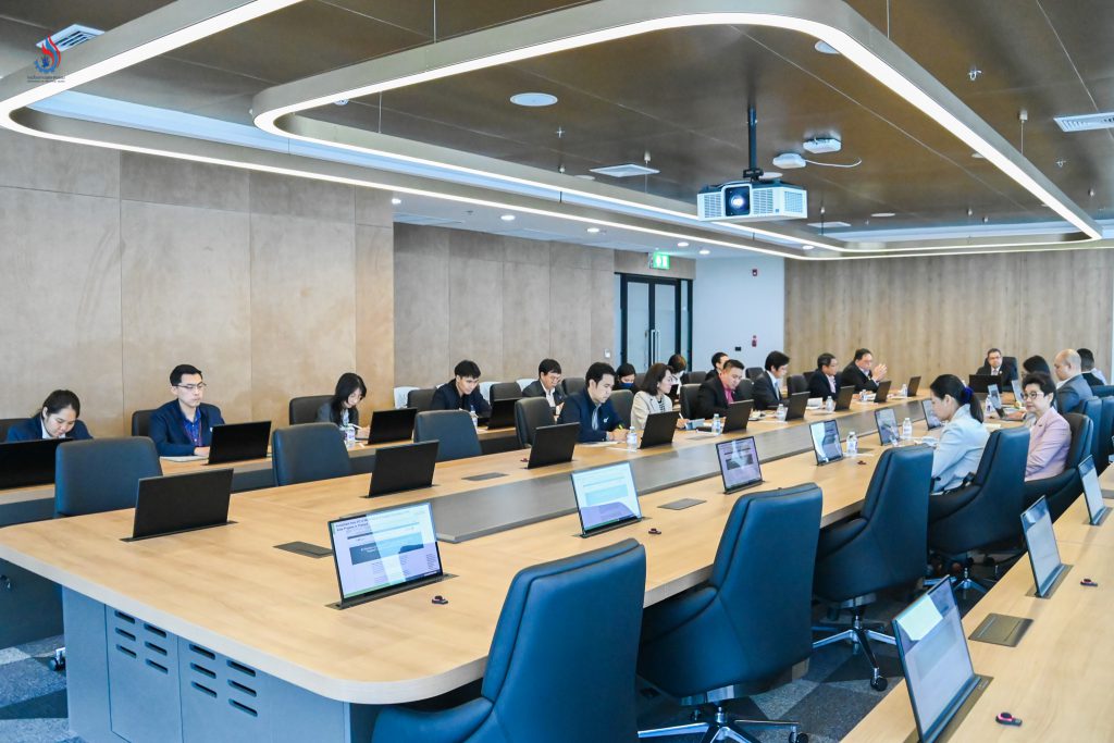 หารือแนวทางความเป็นไปได้ในการดำเนินการพัฒนา “นิคมภาคเหนือ” ที่จังหวัดลำพูน ให้เป็น “นิคมสีเขียวต้นแบบ” ที่ขับเคลื่อนด้วยการใช้พลังงานสะอาดจากแสงอาทิตย์ 