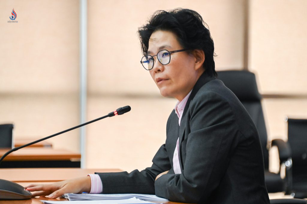 นางสาวฐิติภัสร์ โชติเดชาชัยนันต์ หัวหน้าคณะทำงานรัฐมนตรีว่าการกระทรวงอุตสาหกรรม เป็นประธานการประชุม