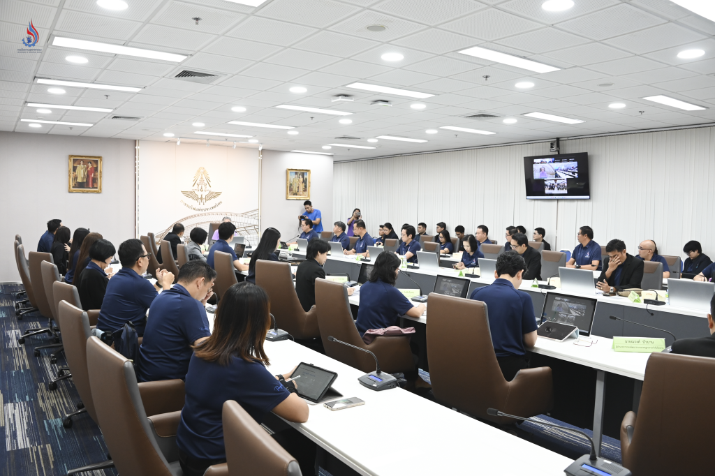 อธิบดีกรมโรงงานอุตสาหกรรม นำคณะผู้บริหารและเจ้าหน้าที่กรมโรงงานอุตสาหกรรม รับมอบนโยบายและแนวทางการดำเนินงานจากปลัดกระทรวงอุตสาหกรรม