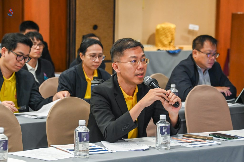  นายบวรวิทย์ อัครจันทโชติ ผู้อำนวยการกองตรวจราชการ สำนักงานปลัดกระทรวงอุตสาหกรรม