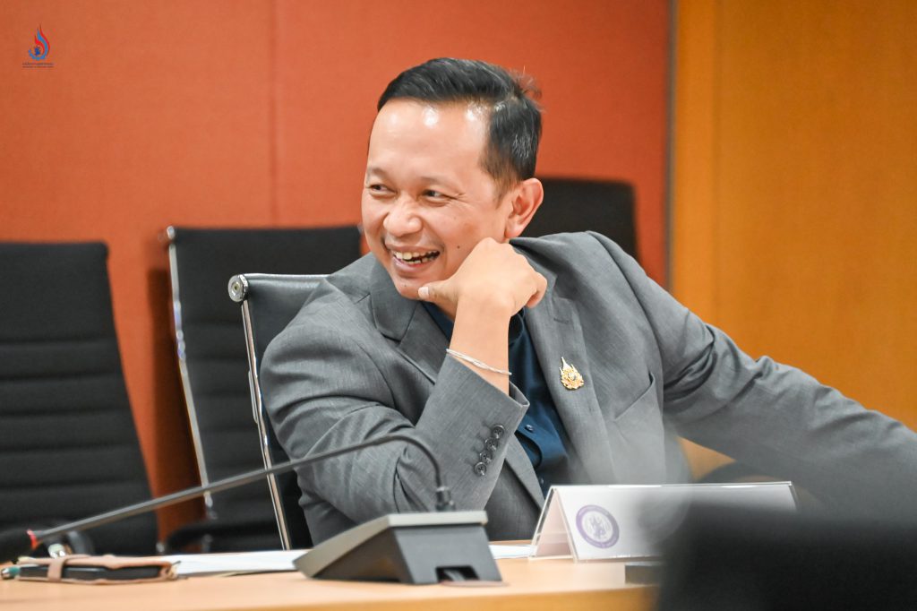 นายธีรทัศน์ อิศรางกูร ณ อยุธยา รองอธิบดีกรมโรงงานอุตสาหกรรม