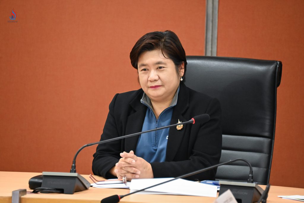 นางดวงดาว ขาวเจริญ รองอธิบดีกรมส่งเสริมอุตสาหกรรม เป็นประธานการประชุม