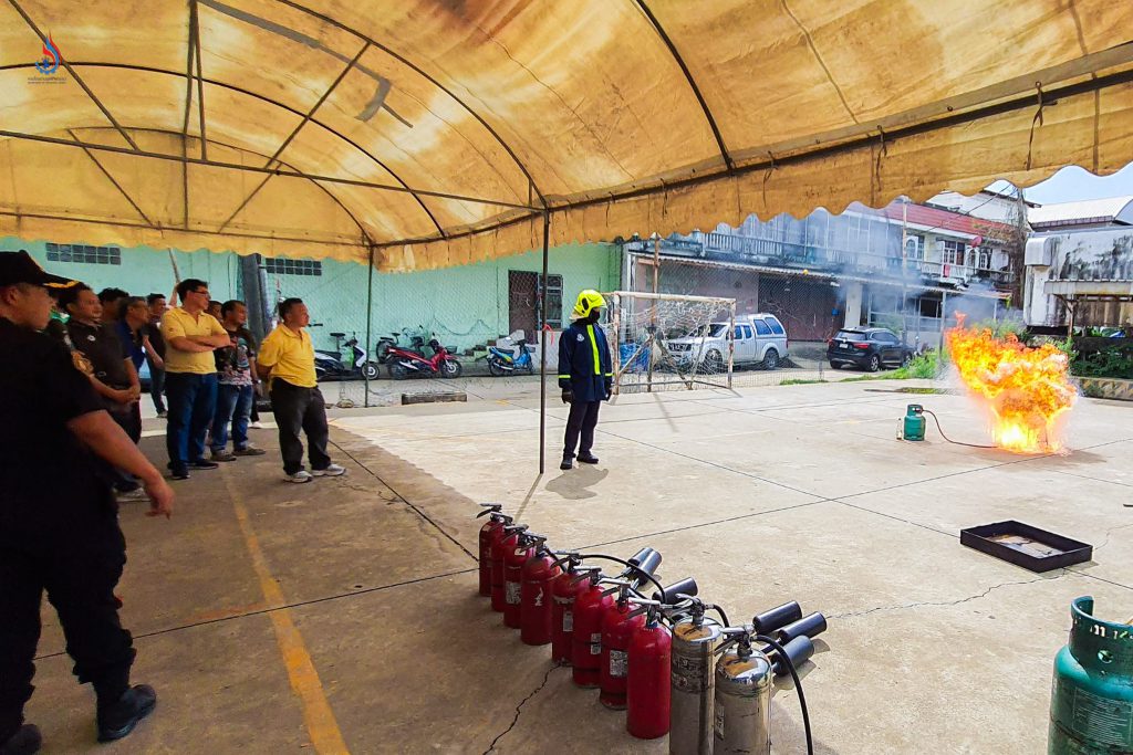 ผู้แทนจากสถานีดับเพลิงบางขุนเทียน มาเป็นวิทยากรให้ความรู้และเทคนิคในการเฝ้าระวัง ตอบสนอง และอพยพหนีไฟอย่างปลอดภัยเมื่อเกิดเหตุฉุกเฉิน
