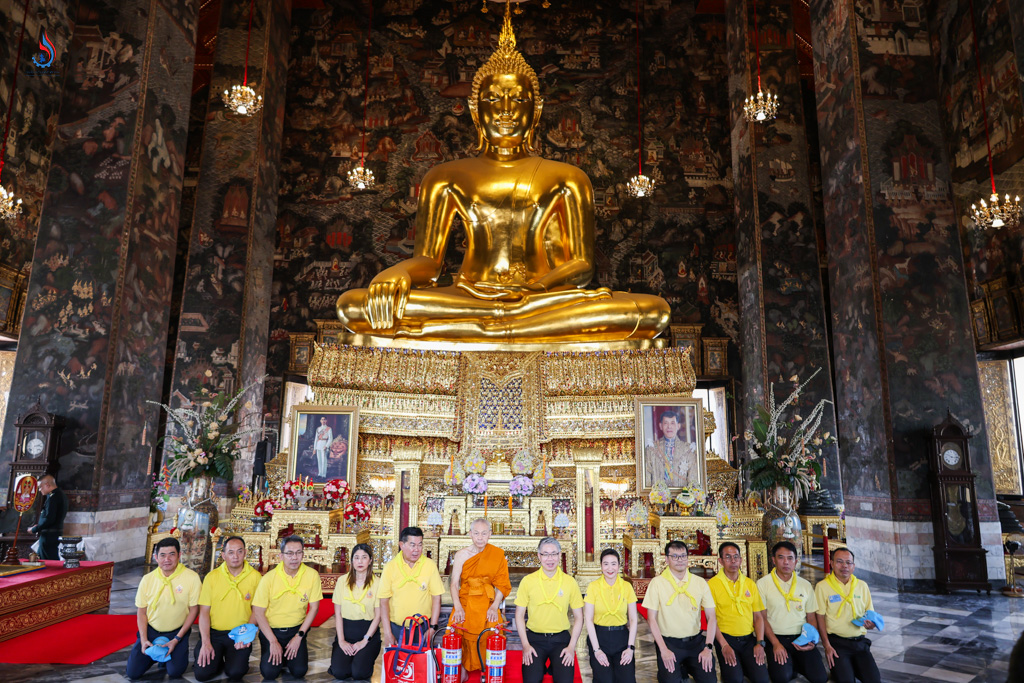 ปลัดกระทรวงอุตสาหกรรมนำคณะผู้บริหารและเจ้าหน้าที่จิตอาสากระทรวงอุตสาหกรรม ร่วมประกอบพิธีสงฆ์ ถวายสังฆทานแด่พระสงฆ์ จำนวน 10 รูป ถวายชุดไมโครโฟนไร้สาย จำนวน 1 ชุด จากสำนักงานมาตรฐานผลิตภัณฑ์อุตสาหกรรม และถวายถังดับเพลิง จำนวน 2 ชุด จากกรมโรงงานอุตสาหกรรม