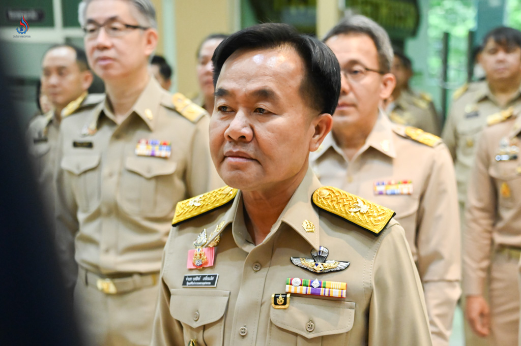 จ่าเอก ยศสิงห์ เหลี่ยมเลิศ รัฐมนตรีช่วยว่าการกระทรวงอุตสาหกรรม