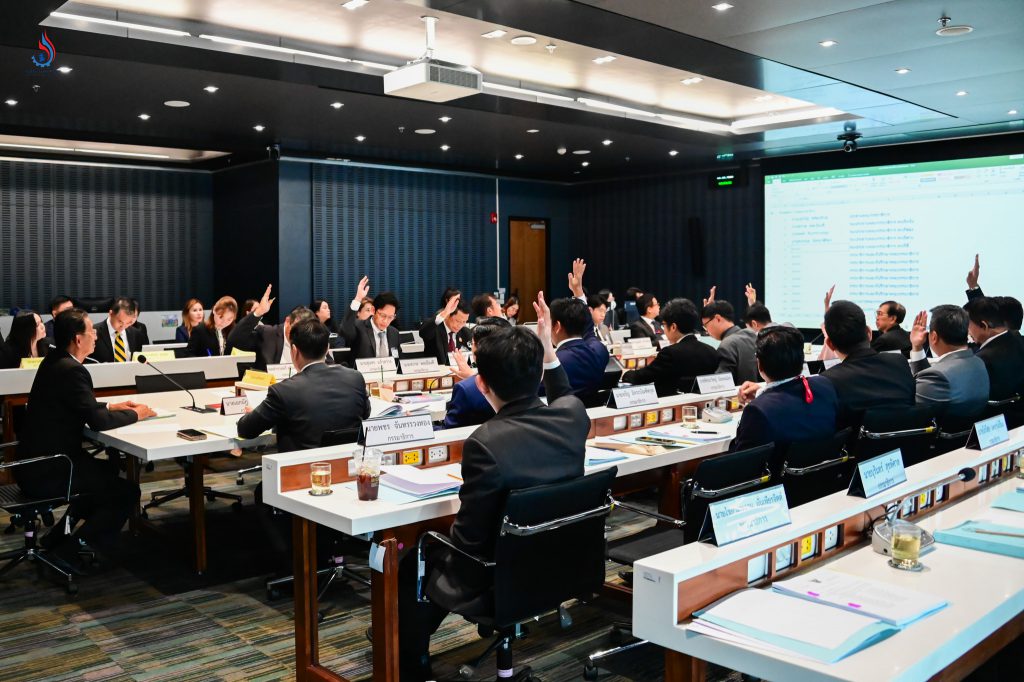 ที่ประชุมมีมติเห็นชอบให้ นายเอกนัฏ พร้อมพันธุ์ รัฐมนตรีว่าการกระทรวงอุตสาหกรรม ในฐานะกรรมาธิการจากพรรครวมไทยสร้างชาติ เป็นประธานคณะกรรมาธิการฯ