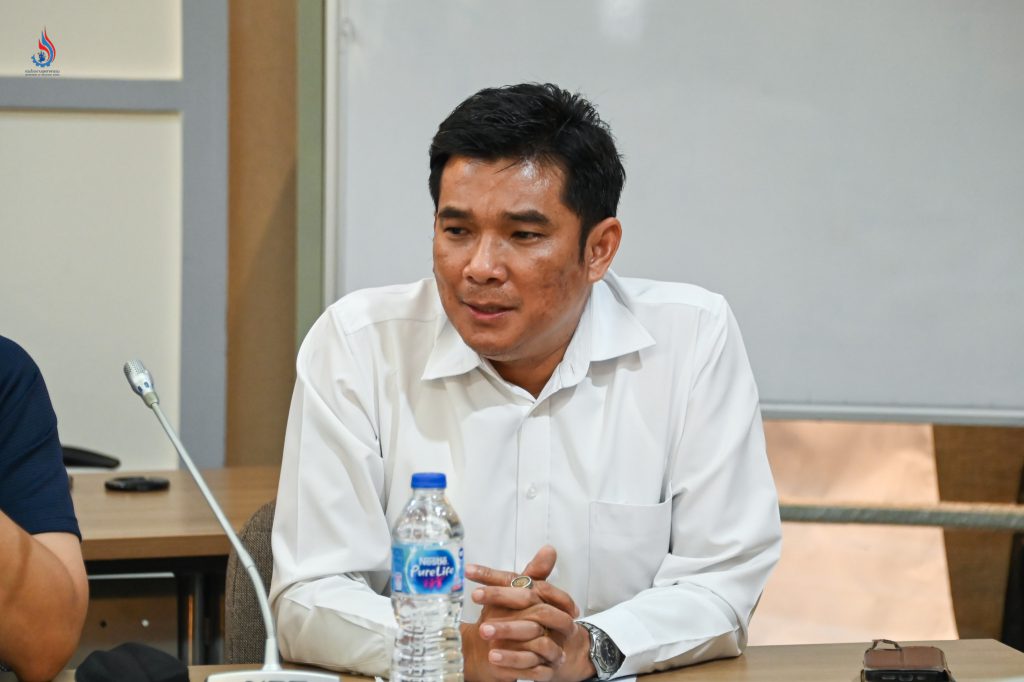 นายประสม ดำรงพงษ์ ผู้อำนวยการกองพัฒนาระบบมาตรฐานงานกำกับโรงงาน