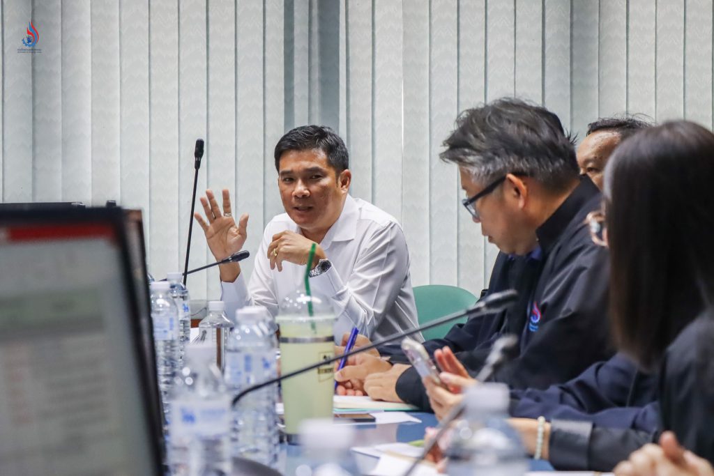 นายประสม ดำรงพงษ์ ผู้อำนวยการกองพัฒนาระบบมาตรฐานงานกำกับโรงงาน