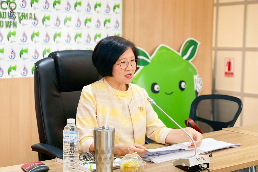 นางอัญชลี ยิ่งทวีสิทธิกุล ผู้อำนวยการกองพัฒนาอุตสาหกรรมเชิงนิเวศ เป็นประธานเปิดการอบรม