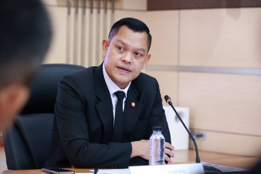 นายธนกร วังบุญคงชนะ รัฐมนตรีว่าการกระทรวงอุตสาหกรรม เป็นประธานการประชุม