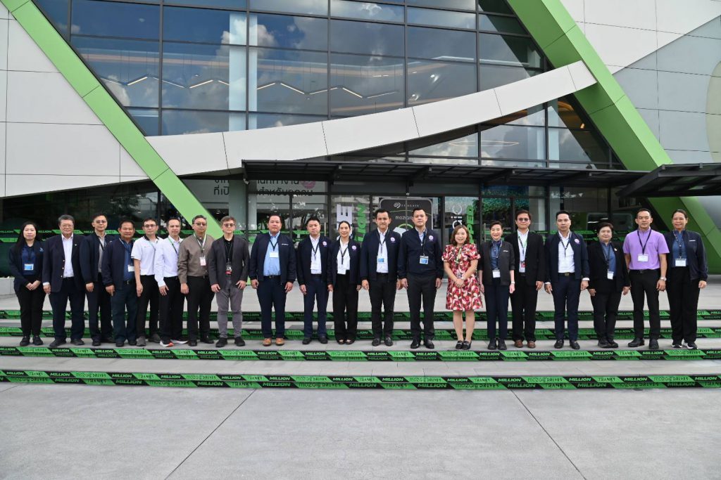 กรมโรงงานฯ พร้อมทีมรัฐมนตรีฯ ธนกร ลงพื้นที่ “โรงงานซีเกท” ตรวจติดตามความคืบหน้าการพัฒนาอุตสาหกรรมอิเล็กทรอนิกส์อัจฉริยะ