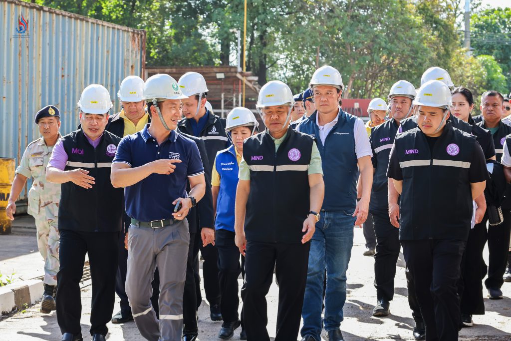 คณะผู้บริหารกระทรวงอุตสาหกรรม นำโดย จ่าเอก ยศสิงห์ เหลี่ยมเลิศ รัฐมนตรีช่วยว่าการกระทรวงอุตสาหกรรม ลงพื้นที่ตรวจเยี่ยมโรงงาน บริษัท ที.เอส.บี.เหล็กกล้า จำกัด 