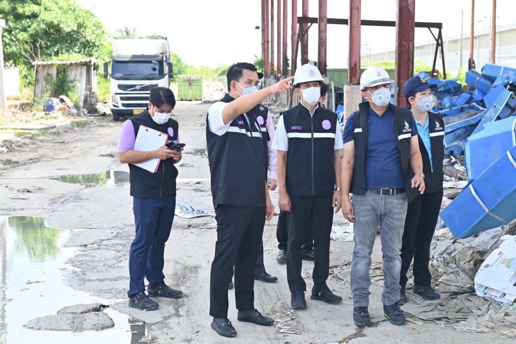 อธิบดีกรมโรงงานฯ ส่ง จนท. ร่วม “ชุดเต็มเหนี่ยว” ลุยภารกิจแรก บุกตรวจโรงงานรีไซเคิลในสมุทรปราการ พบสารพัดความผิด สั่งเร่งแก้ไขทันที!