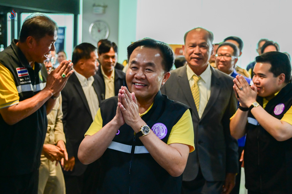 จ่าเอก ยศสิงห์ เหลี่ยมเลิศ รัฐมนตรีช่วยว่าการกระทรวงอุตสาหกรรม 