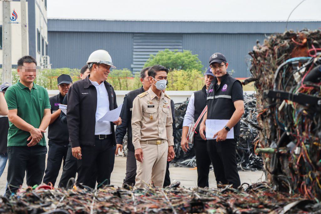 จากการลงพื้นที่เข้าตรวจสอบอาคารโกดัง 3 หลัง พบการประกอบกิจการขัดเงื่อนไขการอนุญาต