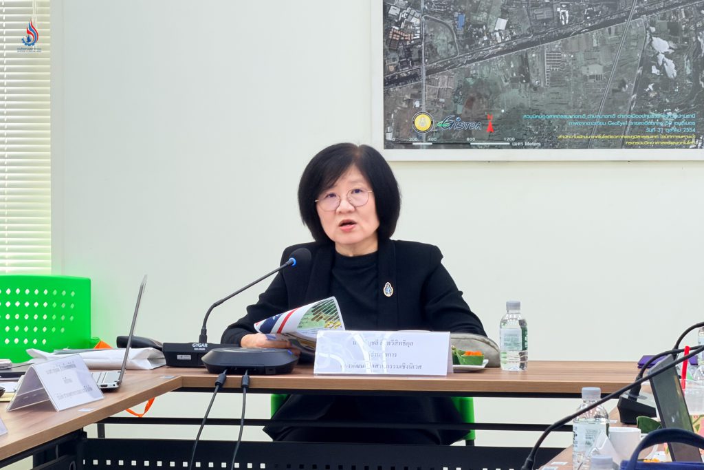 อธิบดีกรมโรงงานอุตสาหกรรม มอบหมายให้ นางอัญชลี ยิ่งทวีสิทธิกุล ผู้อำนวยการกองพัฒนาอุตสาหกรรมเชิงนิเวศ เป็นประธานเปิดการประชุมฯ