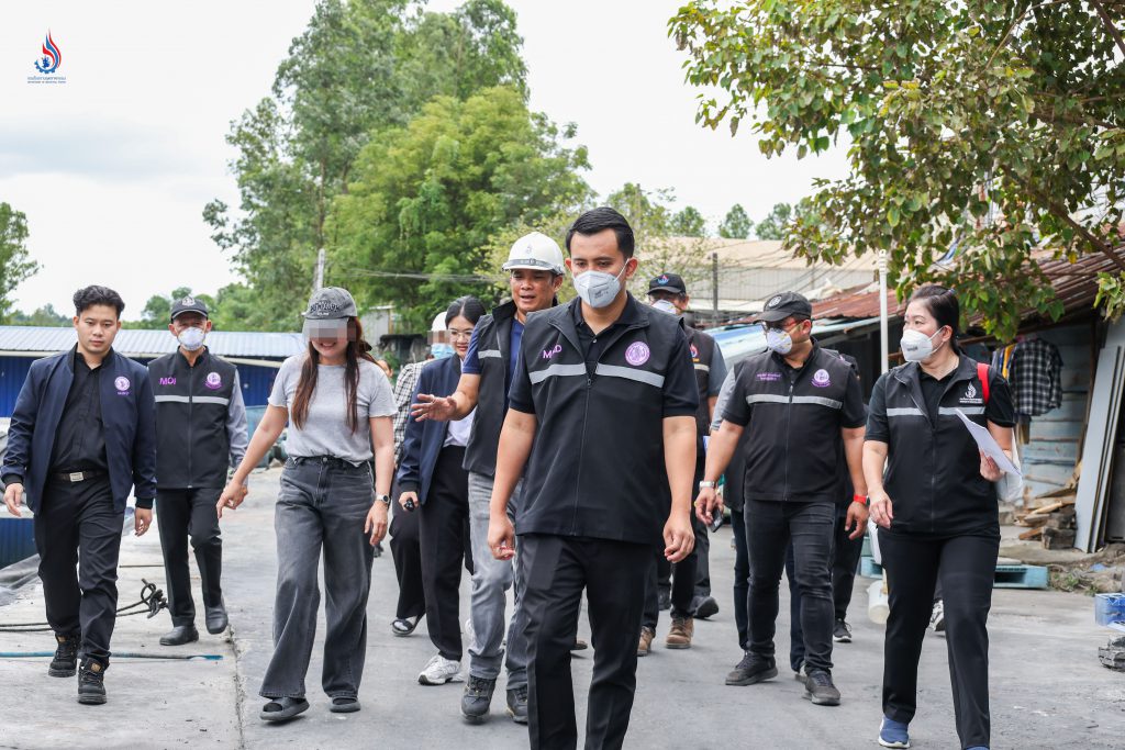 กรมโรงงานฯ-ตำรวจ บก.ปทส. ผนึกทีมเต็มเหนี่ยว ผ่าอาณาจักร “ทรัพย์เจริญ รีไซเคิล” มัดรวมหลักฐานเอาผิด หลังตรวจพบข้อหาอื้อ เสี่ยงทำลายสิ่งแวดล้อม