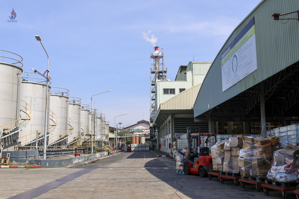 ศูนย์บริหารจัดการวัสดุเหลือใช้อุตสาหกรรม (เตาเผาขยะอุตสาหกรรม) นิคมอุตสาหกรรมบางปู จังหวัดสมุทรปราการ เป็นโครงการเตาเผาขยะอุตสาหกรรมของกรมโรงงานอุตสาหกรรม ที่ดำเนินการบริหารและประกอบการ โดย บริษัท อัคคีปราการ จำกัด (มหาชน) เป็นเตาเผาระบบ 2 ห้องเผาไหม้ แห่งแรกและแห่งเดียวในประเทศไทย