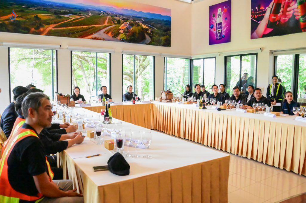 รัฐมนตรีช่วยว่าการกระทรวงอุตสาหกรรม เน้นย้ำนโยบายสำคัญให้โรงงานดูแลรับผิดชอบชุมชนและสิ่งแวดล้อมโดยรอบในรัศมี 5 กิโลเมตร อย่างใกล้ชิด พร้อมกำชับให้โรงงานสร้างความร่วมมือกับชุมชนและท้องถิ่นสม่ำเสมอ