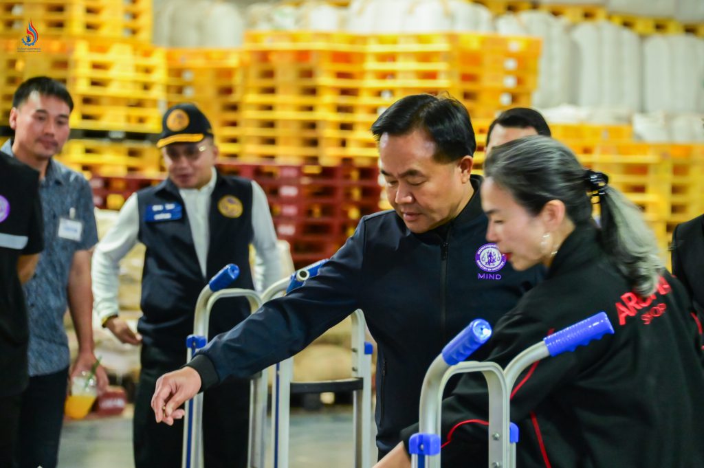 จ่าเอก ยศสิงห์ เหลี่ยมเลิศ รัฐมนตรีช่วยว่าการกระทรวงอุตสาหกรรม