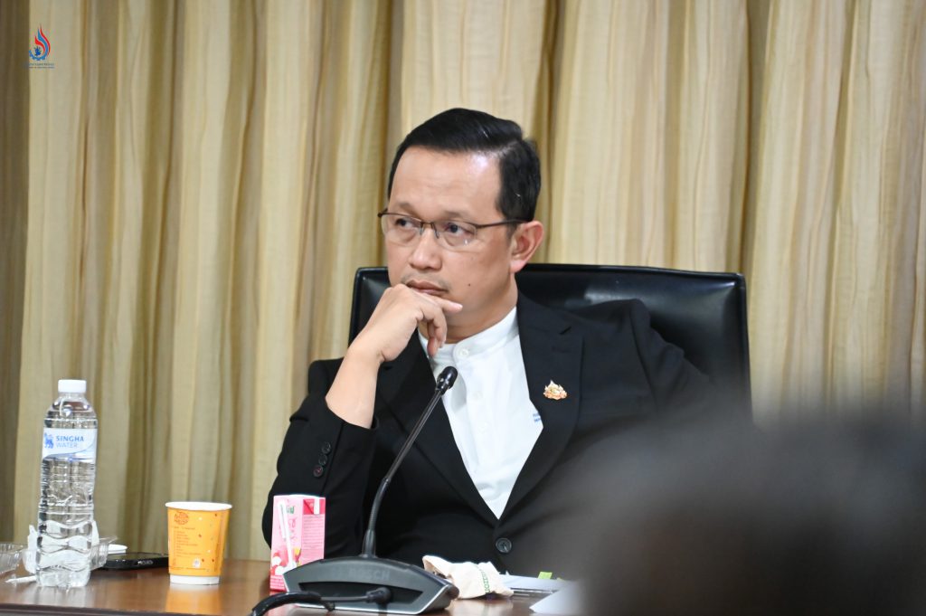 นายธีรทัศน์ อิศรางกูร ณ อยุธยา รองอธิบดีกรมโรงงานอุตสาหกรรม เป็นประธานการประชุมคณะทำงาน