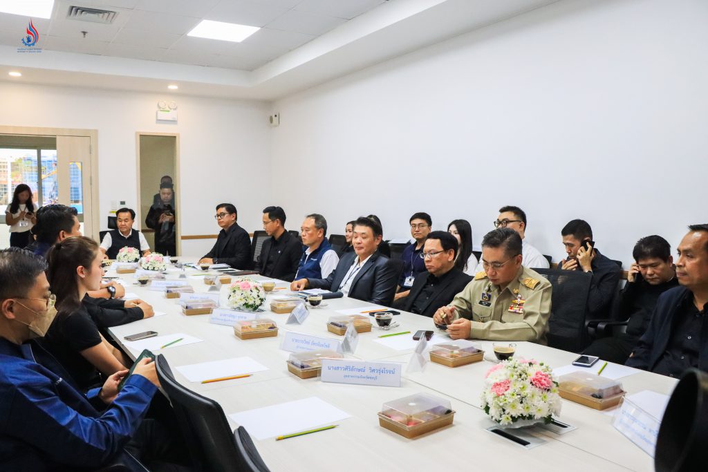 รัฐมนตรีช่วยว่าการกระทรวงอุตสาหกรรม ได้ชื่นชมระบบการดูแลโรงงานของในนิคมอุตสาหกรรมทีเอฟดี ที่มีการบริหารจัดการระบบบำบัดน้ำเสียเป็นอย่างดี อีกทั้งดูแลชุมชนท้องถิ่นให้มีรายได้จากการฝึกอาชีพ รวมถึงจัดกิจกรรมพัฒนาท้องถิ่นให้ชุมชนและโรงงานอยู่ร่วมกันได้