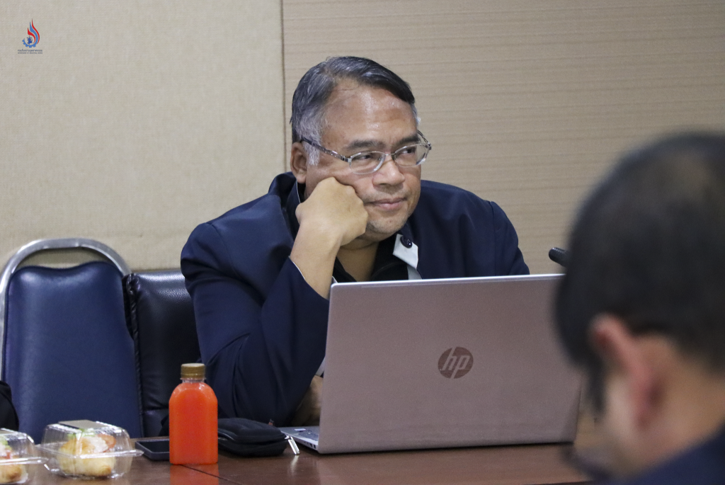 นายสมชัย เอมบำรุง ผู้อำนวยการกองกฎหมาย สำนักงานปลัดกระทรวงอุตสาหกรรม 