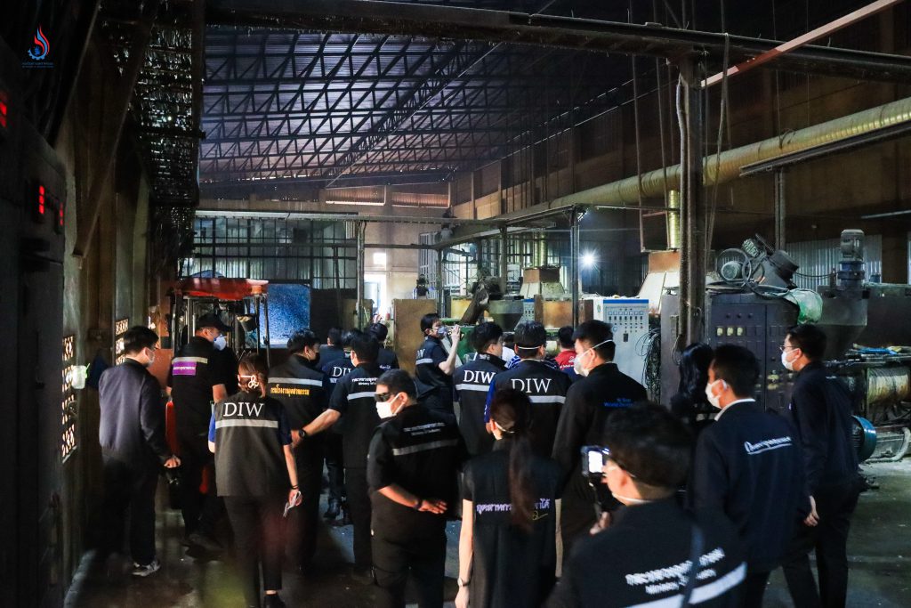 ติดตามความคืบหน้าการแก้ไขปัญหาร้องเรียนความเดือดร้อนของประชาชนในพื้นที่ กรณีกลิ่นเหม็นจากการประกอบกิจการโรงงานผลิตสายไฟฟ้าของ บริษัท ไทวิศว์ คอร์ปอเรชั่น จำกัด จังหวัดนครปฐม