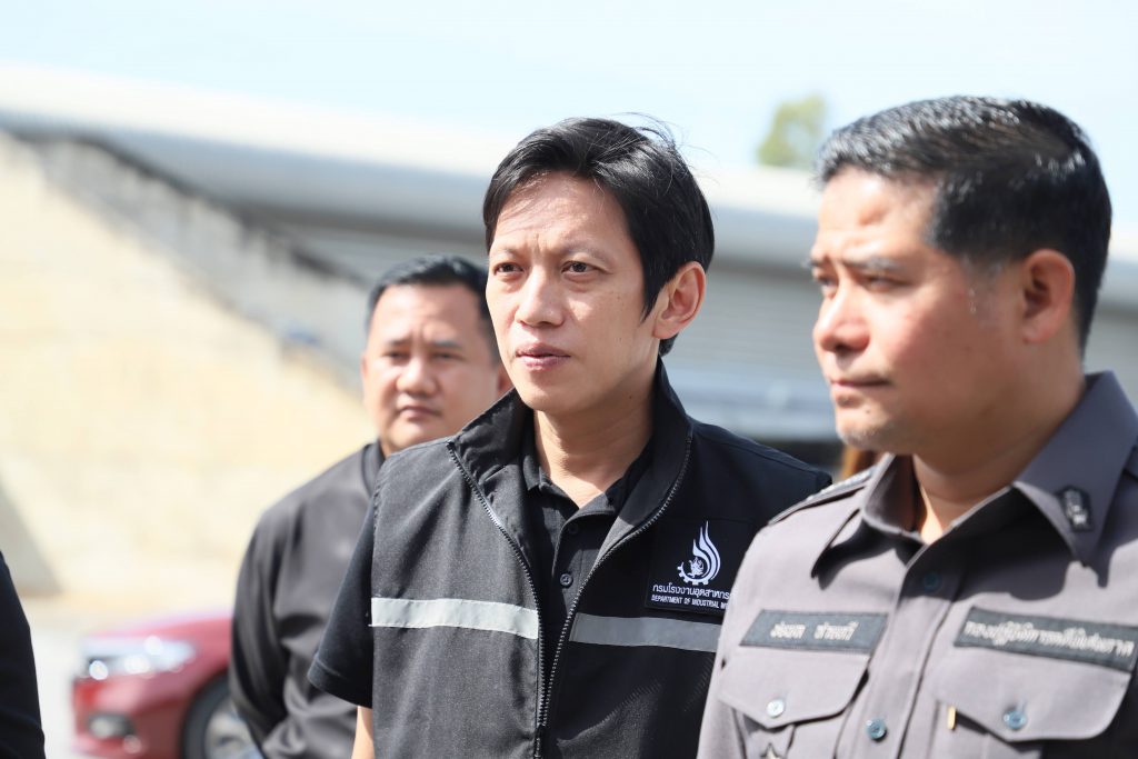 นายปณตสรรค์ สูจยานนท์ รองอธิบดีกรมโรงงานอุตสาหกรรม