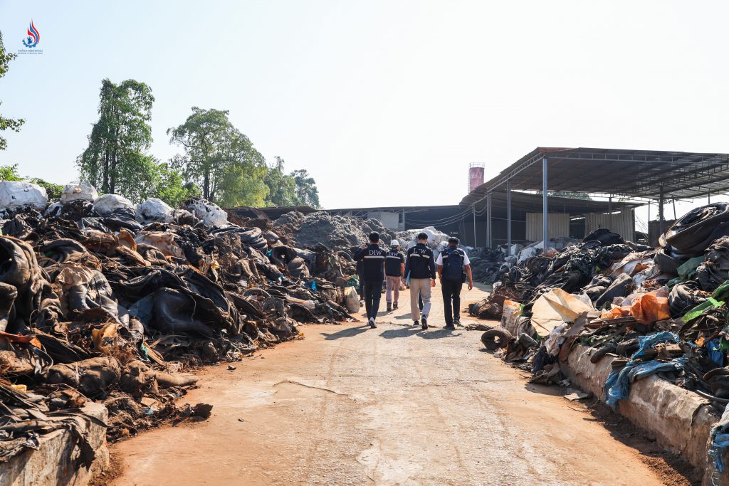 เมื่อเดือนกันยายน 2568 สำนักงานอุตสาหกรรมจังหวัดปทุมธานี สั่งให้ระงับการประกอบกิจการทำยางแผ่นจากยางรถยนต์เก่าใช้แล้ว และปรับปรุงแก้ไขโรงงานให้แล้วเสร็จภายในวันที่ 17 ตุลาคม 2568