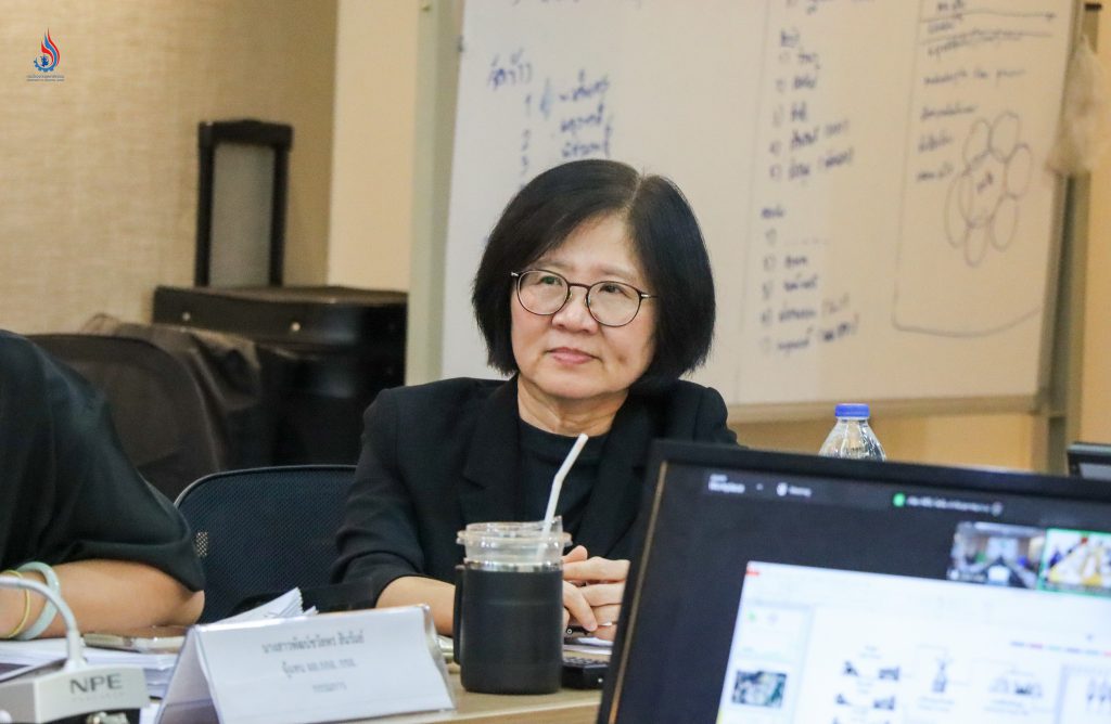 นางอัญชลี ยิ่งทวีสิทธิกุล ผู้อำนวยการกองพัฒนาอุตสาหกรรมเชิงนิเวศ