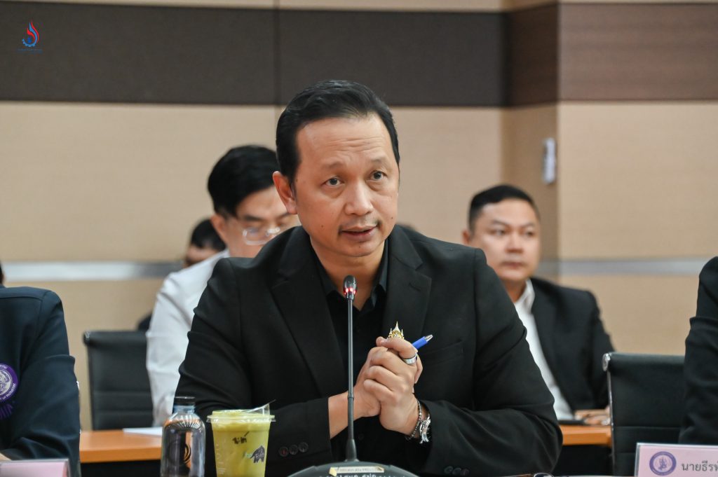 นายธีรทัศน์ อิศรางกูร ณ อยุธยา รองอธิบดีกรมโรงงานอุตสาหกรรม