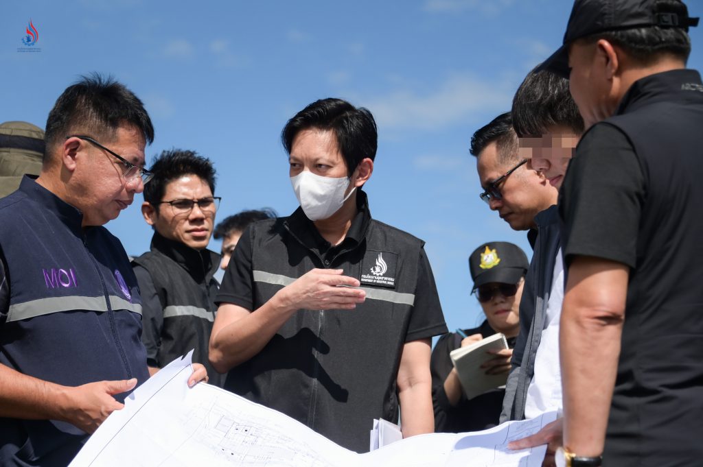 นายปณตสรรค์ สูจยานนท์ รองอธิบดีกรมโรงงานอุตสาหกรรม นำเจ้าหน้าที่กรมโรงงานอุตสาหกรรม ลงพื้นที่ร่วมคณะกระทรวงอุตสาหกรรม