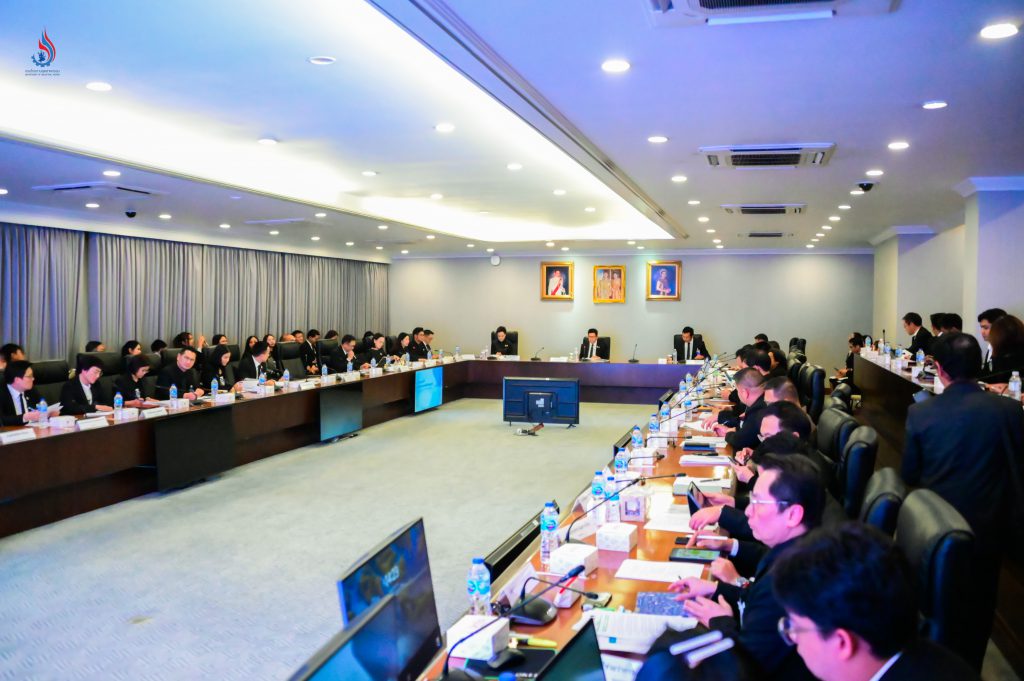 ร่วมพิจารณา (ร่าง) ระเบียบสำนักนายกรัฐมนตรีว่าด้วยคณะกรรมการบริหารจัดการปัญหาสินค้าจากต่างประเทศและธุรกิจต่างประเทศ พ.ศ. …. และแต่งตั้งคณะอนุกรรมการ ภายใต้คณะกรรมการฯ