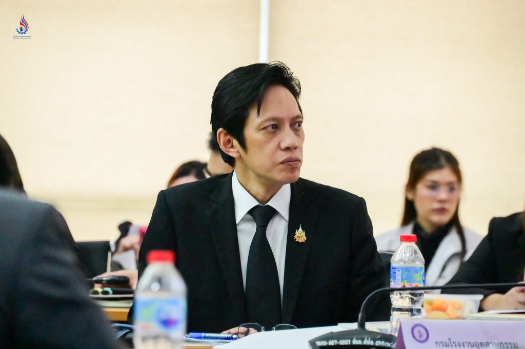 นายปณตสรรค์ สูจยานนท์ รองอธิบดีกรมโรงงานอุตสาหกรรม