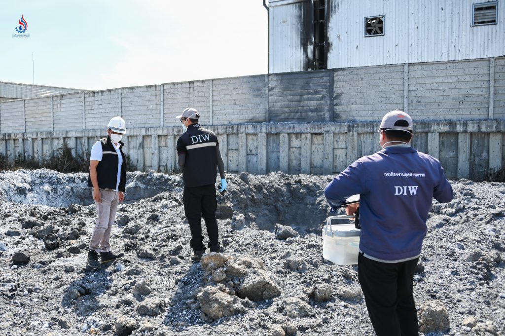 เร่งตรวจสอบคุณภาพอากาศในที่เกิดเหตุทันที ผลไม่พบไอระเหยหรือสารอันตรายเจือปนในบรรยากาศ
