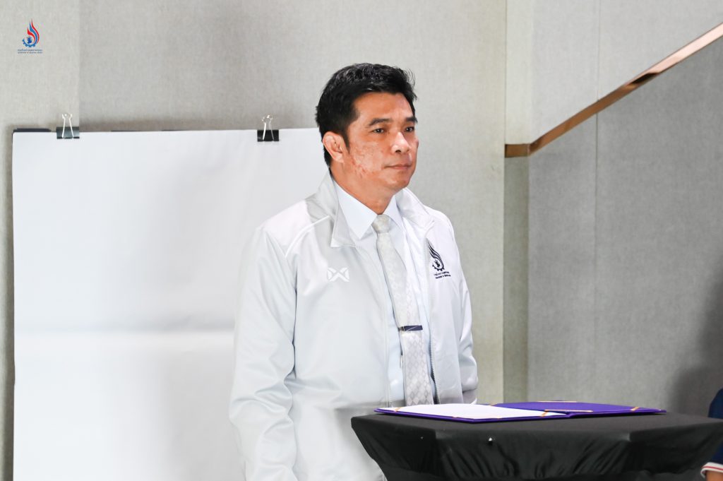 นายประสม ดำรงพงษ์ ผู้อำนวยการกองพัฒนาระบบมาตรฐานงานกำกับโรงงาน กล่าวรายงาน