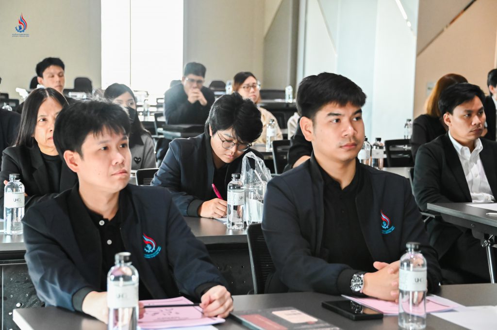 ผู้เข้าฝึกอบรมได้รับความรู้ความเข้าใจเกี่ยวกับหลักการและปัญหาในจัดทำคู่มือฯ