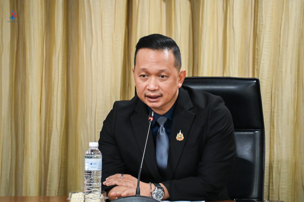 นายธีรทัศน์ อิศรางกูร ณ อยุธยา รองอธิบดีกรมโรงงานอุตสาหกรรม