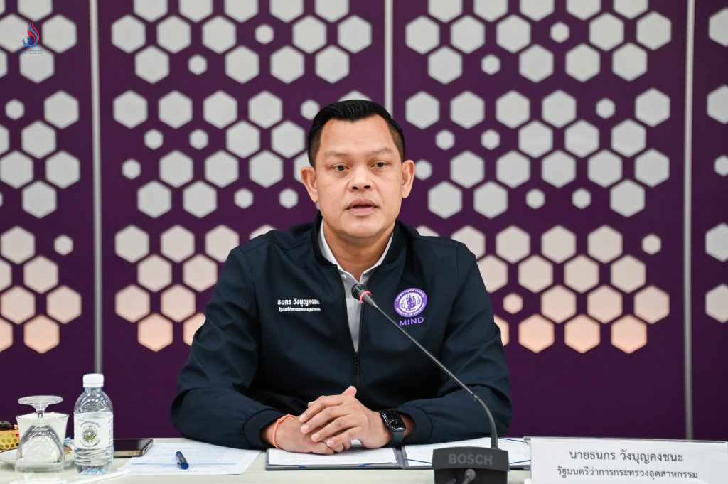 นายธนกร วังบุญคงชนะ รัฐมนตรีว่าการกระทรวงอุตสาหกรรม 