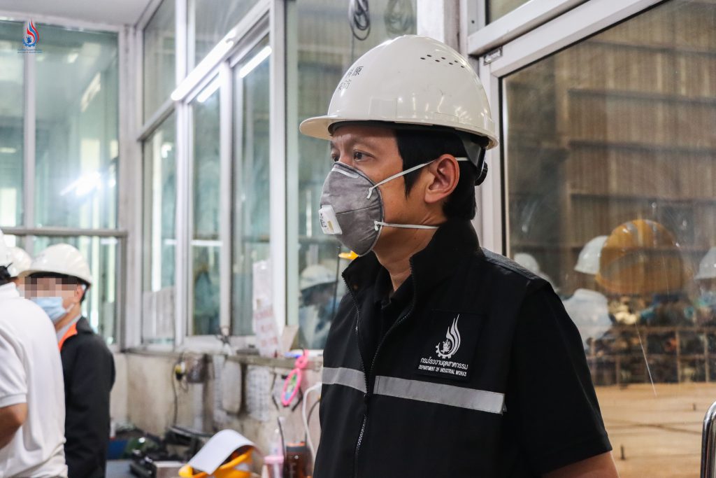 นายปณตสรรค์ สูจยานนท์ รองอธิบดีกรมโรงงานอุตสาหกรรม